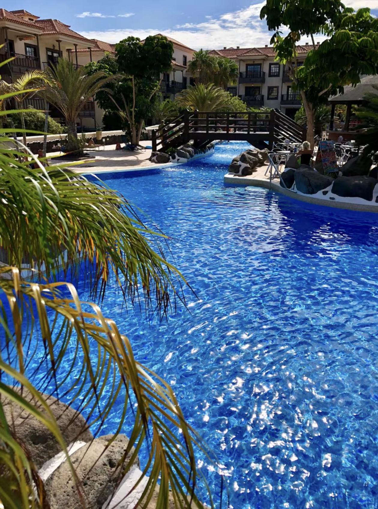 Con Piscina Junto Al Mar Apartment